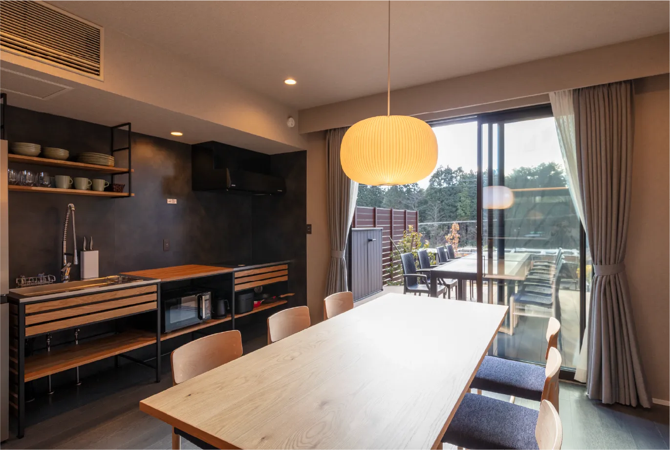 ダイニング：藍（AO）